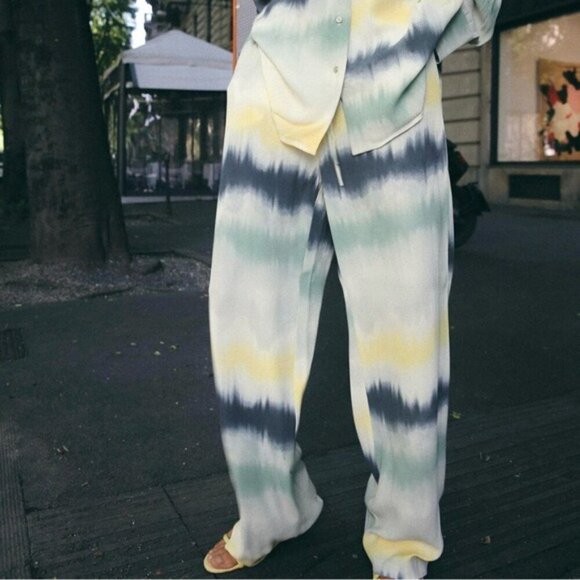 Zara Women’s Fluid Tie Dye Set - Size Medium - Picture 2 of 3